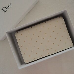 Dior Wallet on Chain